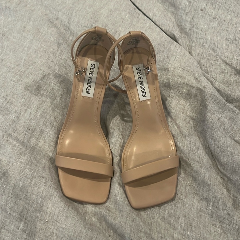Steve Madden Shaye Sandal in Nude